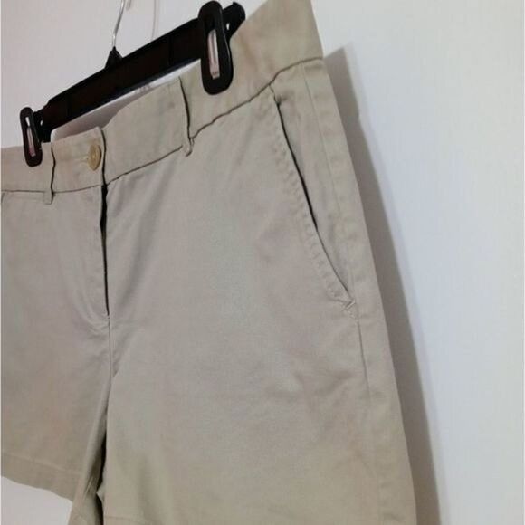 Ann Taylor LOFT Khaki Modern Shorts Size 8 - Picture 4 of 11